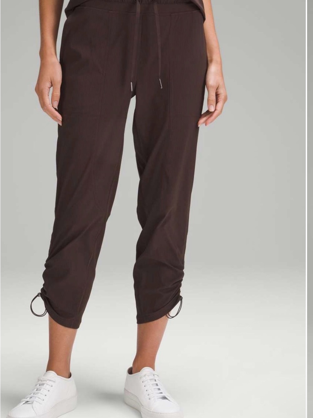 Lululemon dance studio Women’s Brown Drawstring Cropped Pants 25" size 12 EUC